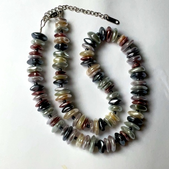 New Shell Pearl Necklace - Picture 5 of 7